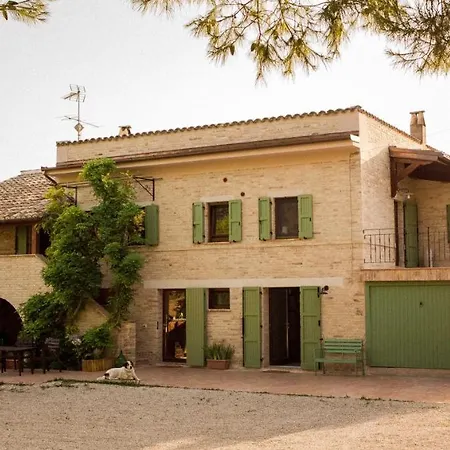 Al Poggio Dei 4 Borghi Agroturismo Monterubbiano