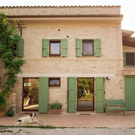 Al Poggio Dei 4 Borghi Agroturismo Monterubbiano