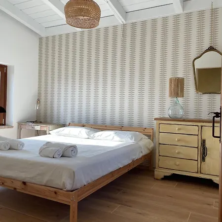 Al Poggio Dei 4 Borghi Farm stay *